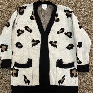 LulaRoe XS leopard cardigan with pockets